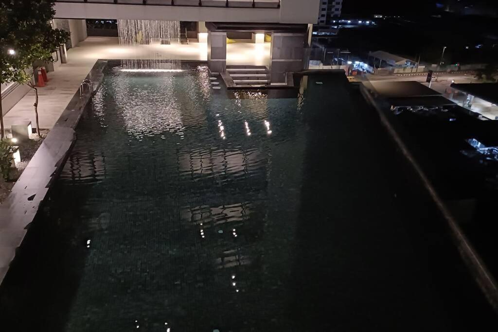 Cozy Flexus Signature 4 Guests Pool Nflix Hbo كوالالمبور المظهر الخارجي الصورة